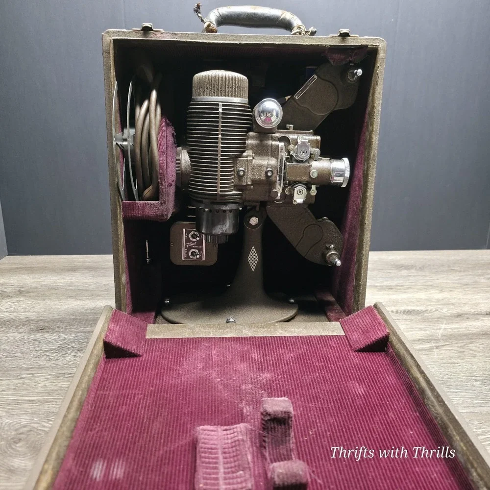 Bell‎ & Howell FILMO-MASTER 8mm Vintage Motion Picture Projector with Case